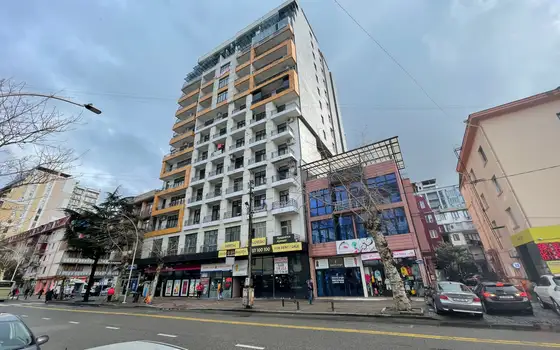 Новый дом на улице Горгиладзе у моря в центре города Батуми. Квартиры с видом на море.