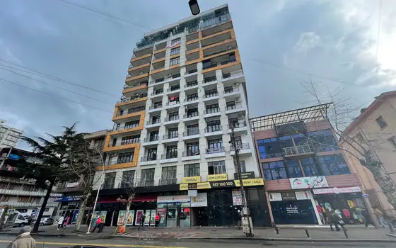 Новый дом на улице Горгиладзе у моря в центре города Батуми. Квартиры с видом на море.