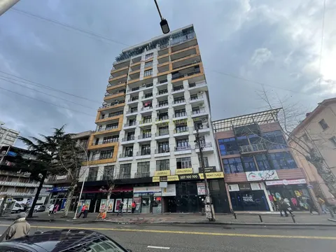 Новый дом на улице Горгиладзе у моря в центре города Батуми. Квартиры с видом на море.