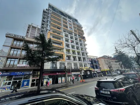 Новый дом на улице Горгиладзе у моря в центре города Батуми. Квартиры с видом на море.