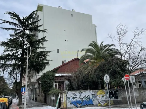 Новый жилой дом на улице Парнаваз мепе в Батуми. Квартиры с видом на город.