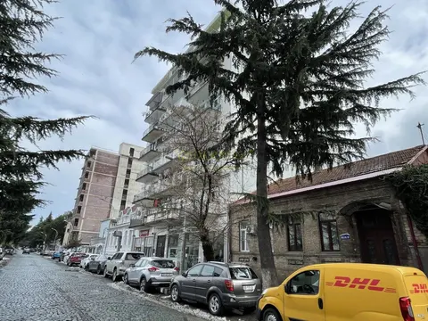 Новый жилой дом на улице Парнаваз мепе в Батуми. Квартиры с видом на город.