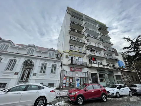 Новый жилой дом на улице Парнаваз мепе в Батуми. Квартиры с видом на город.