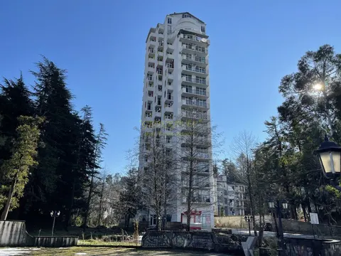 Новый дом в Махинджаури. Квартиры с видом на море и на горы.