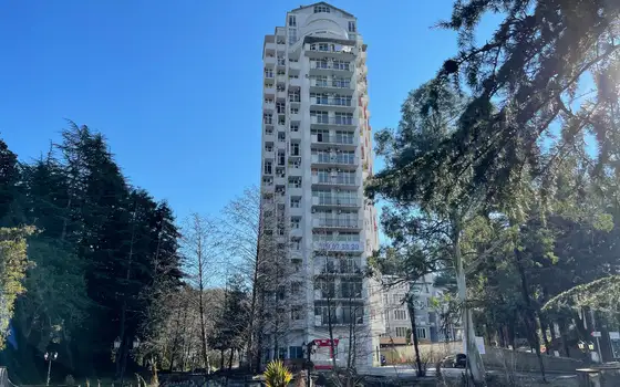 Новый дом в Махинджаури. Квартиры с видом на море и на горы.