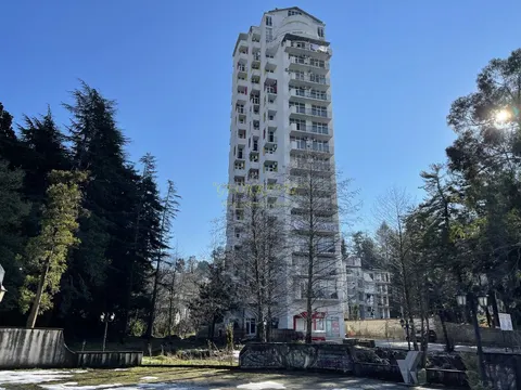 Новый дом в Махинджаури. Квартиры с видом на море и на горы.