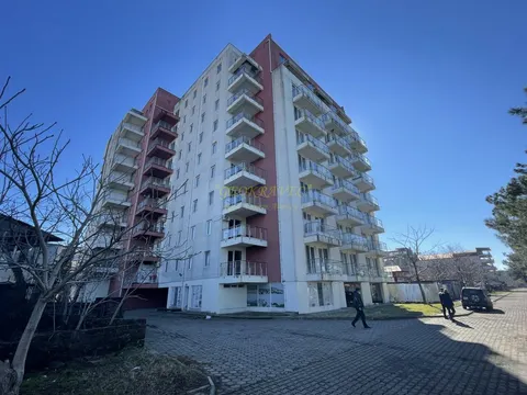 Новый 10 этажный жилой дом на берегу черного море в Кобулети. Квартиры с видом на море и на горы.