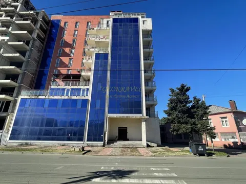 Новый 10 этажный жилой дом на берегу черного море в Кобулети. Квартиры с видом на море и на горы.