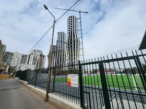 Новый жилой дом гостиничного типа в столице Грузии в Тбилиси. Апартаменты в центре города