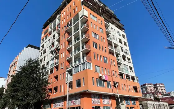 Завершенный жилой дом в городе Батуми. Квартиры с видом на горы.