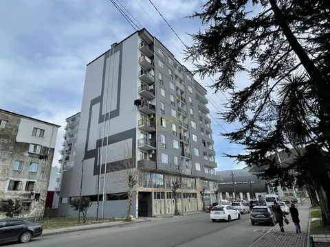 Новый дом на улице Леонидзе. Квартиры в новом доме с видом на горы.