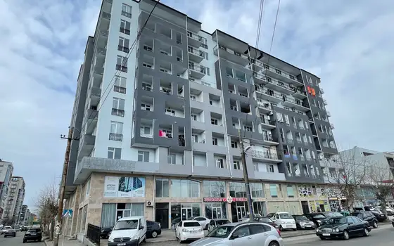 Новый дом на улице Леонидзе. Квартиры в новом доме с видом на горы.
