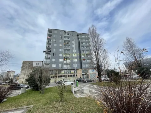 Новый дом на улице Леонидзе. Квартиры в новом доме с видом на горы.