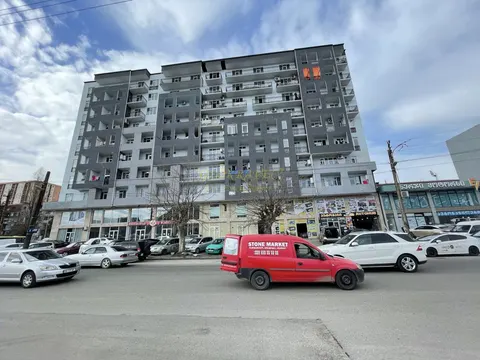 Новый дом на улице Леонидзе. Квартиры в новом доме с видом на горы.