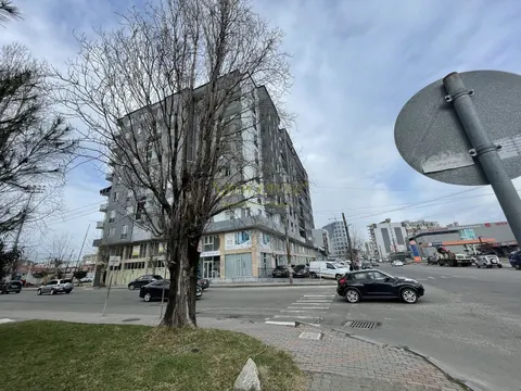 Новый дом на улице Леонидзе. Квартиры в новом доме с видом на горы.