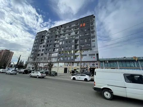 Новый дом на улице Леонидзе. Квартиры в новом доме с видом на горы.