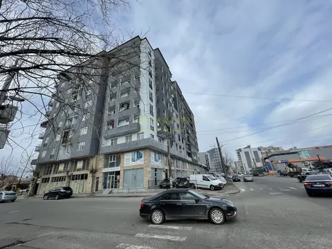 Новый дом на улице Леонидзе. Квартиры в новом доме с видом на горы.