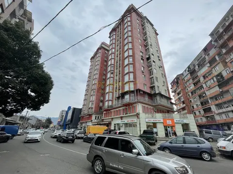 Жилой 17 этажный дом в центре города Батуми на улице Пушкина. Квартиры с видом на море и на горы.
