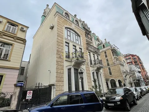 Апартаменты в новом жилом доме ,,Old Batumi" в центре старого Батуми от моря 300 метрах.