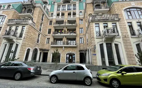Апартаменты в новом жилом доме ,,Old Batumi" в центре старого Батуми от моря 300 метрах.