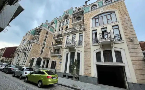 Апартаменты в новом жилом доме ,,Old Batumi" в центре старого Батуми от моря 300 метрах.