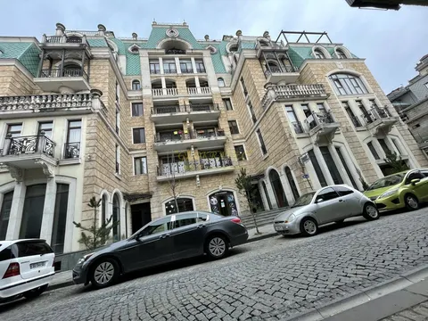 Апартаменты в новом жилом доме ,,Old Batumi" в центре старого Батуми от моря 300 метрах.