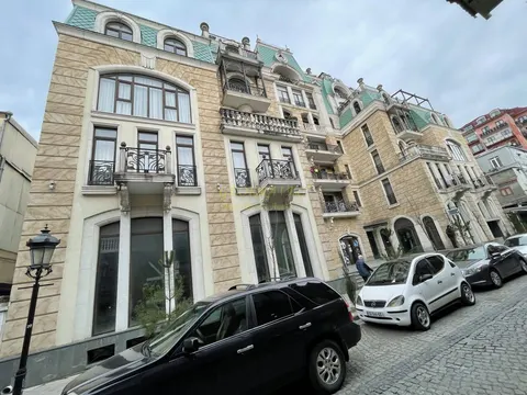 Апартаменты в новом жилом доме ,,Old Batumi" в центре старого Батуми от моря 300 метрах.