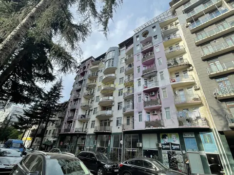 Новый 12 этажный завершенный дом на улице Горгасали в центре города.