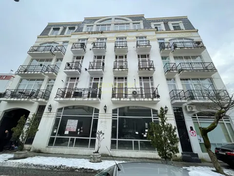 Новый жилой дом на улице Клдиашвили в центре города Батуми.