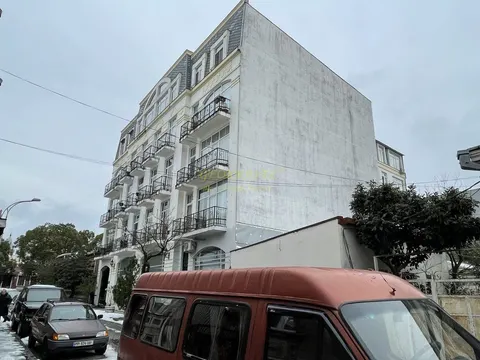 Новый жилой дом на улице Клдиашвили в центре города Батуми.