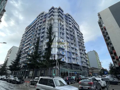 Новый жилой дом у моря. Квартиры с видом на море и на горы.