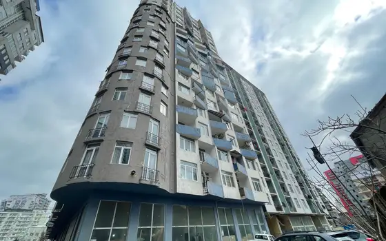 19 этажный жилой дом у моря на новом бульваре Батуми. Квартиры с видом горы и на город Батуми.