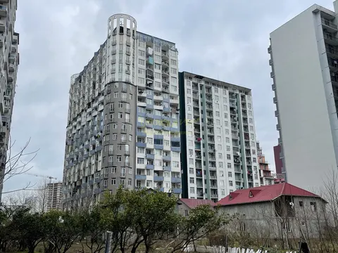 19 этажный жилой дом у моря на новом бульваре Батуми. Квартиры с видом горы и на город Батуми.