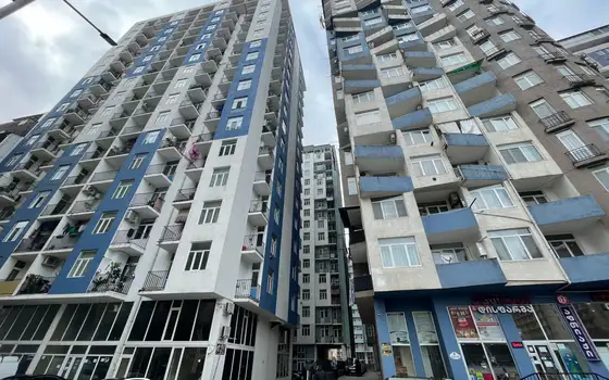 19 этажный жилой дом у моря на новом бульваре Батуми. Квартиры с видом горы и на город Батуми.