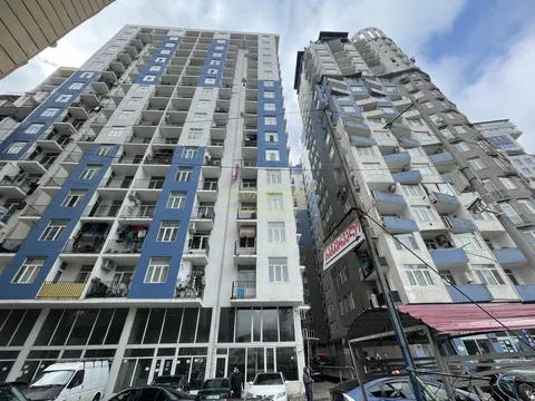 19 этажный жилой дом у моря на новом бульваре Батуми. Квартиры с видом горы и на город Батуми.
