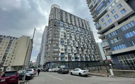 19 этажный жилой дом у моря на новом бульваре Батуми. Квартиры с видом горы и на город Батуми.