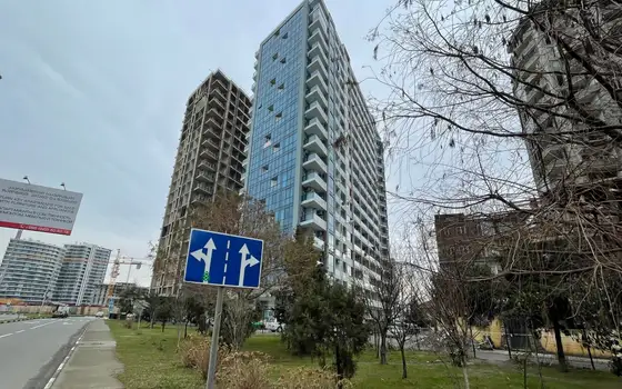 Дом у моря на Новом бульваре в Батуми. Квартиры в новом жилом доме у моря на ул. Леха и Марии Качиньских в центре Батуми