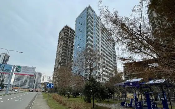 Дом у моря на Новом бульваре в Батуми. Квартиры в новом жилом доме у моря на ул. Леха и Марии Качиньских в центре Батуми