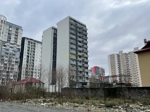 Новый 13 этажный жилой дом у моря . Квартиры с видом на горы и на город на ул. Инасаридзе.