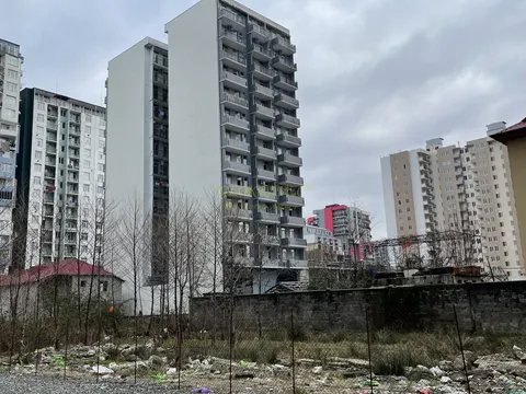 Новый 13 этажный жилой дом у моря . Квартиры с видом на горы и на город на ул. Инасаридзе.
