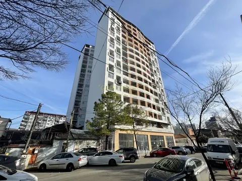 Новый 17 этажный жилой дом на улице Важа Пшавела в центре города. Квартиры с видом на море и на город Батуми.