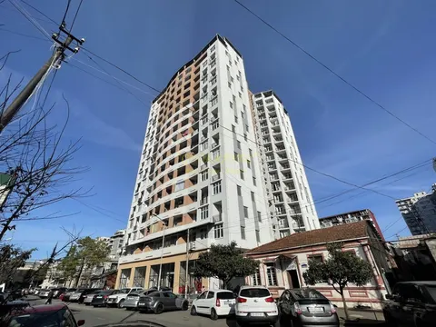 Новый 17 этажный жилой дом на улице Важа Пшавела в центре города. Квартиры с видом на море и на город Батуми.