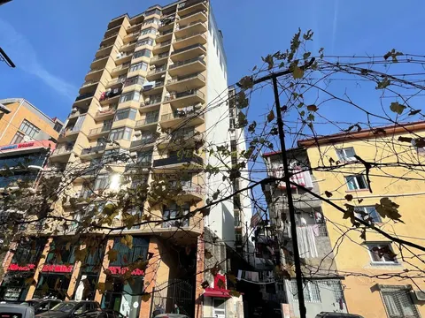 Новостройка у моря в старом Батуми. Квартиры в новом жилом доме у моря на ул. Казбеги в центре Батуми.