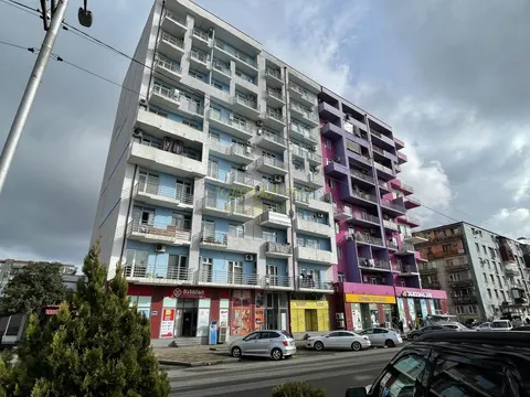 Новый жилой дом на улице Лермонтова в городе Батуми. Квартиры с видом на горы и на город.