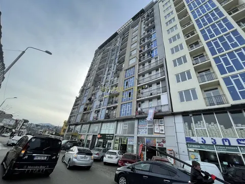 Квартиры в новом жилом доме с видом на море и на горы.