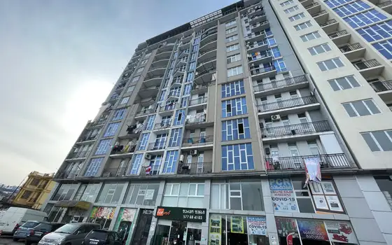 Квартиры в новом жилом доме с видом на море и на горы.