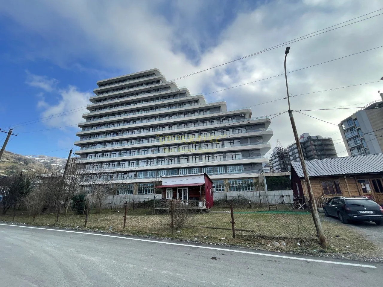 Продаются апартаменты в Жилом комплексе гостиничного типа в Гонио на берегу Черного моря .