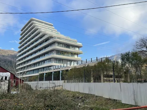 Продаются апартаменты в Жилом комплексе гостиничного типа в Гонио на берегу Черного моря .