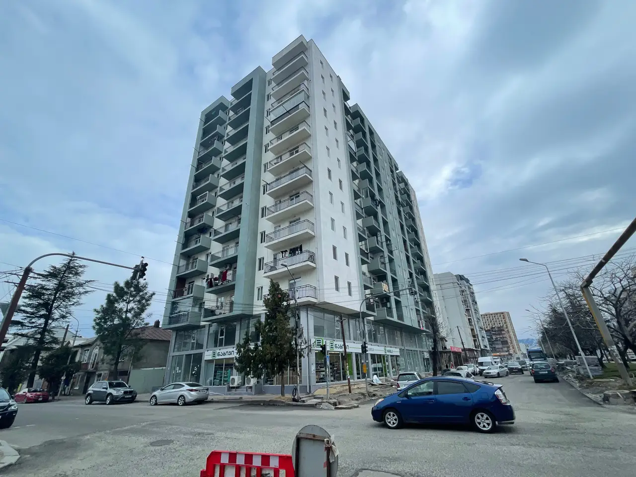 Новостройка в Батуми. Квартиры от застройщика в новом жилом доме на ул.Багратиони.