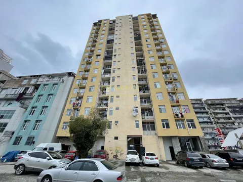 Жилой дом на улице Агмашенебели. Квартиры с видом на море и на горы.